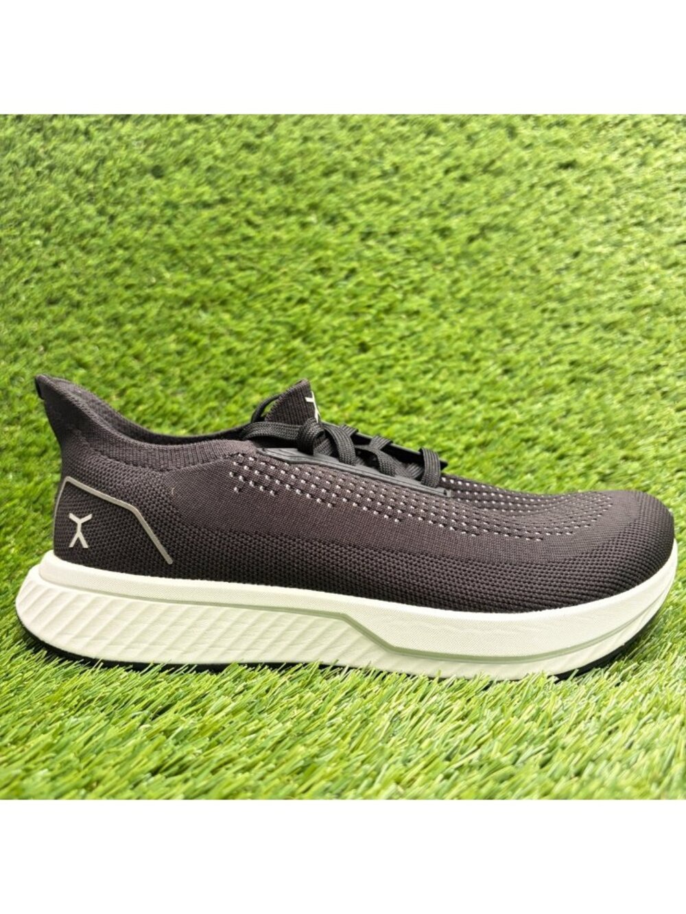 Flux Footwear Adapt Runner Black Womens Size 8.5 Mens 7 Athletic Shoes Sneakers